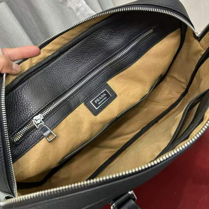 Picture of Prada Mens Bags _SKUfw242188043fw